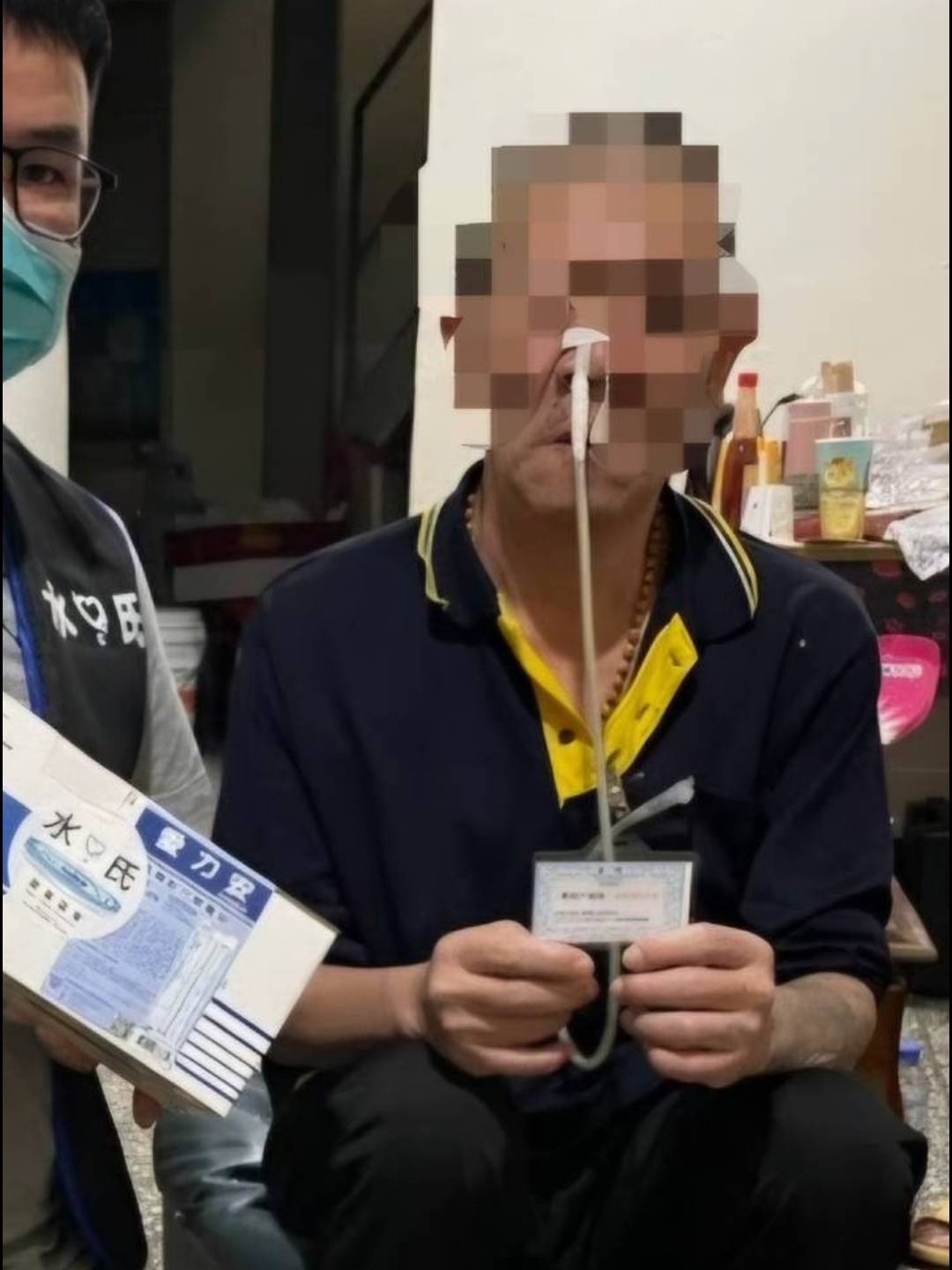 中風失語 裝鼻胃管的老人